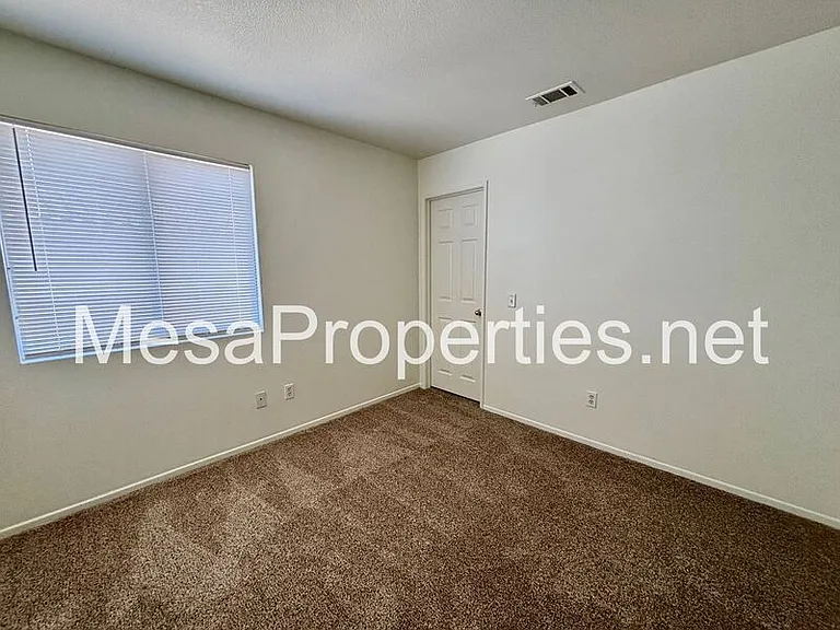 15083 Brown Ln — Photo 21