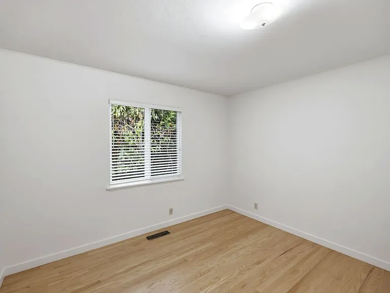 1537 Dana Ave — Photo 19