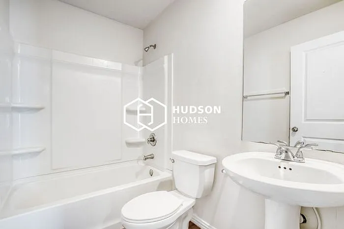 4907 Tyson St — Photo 11