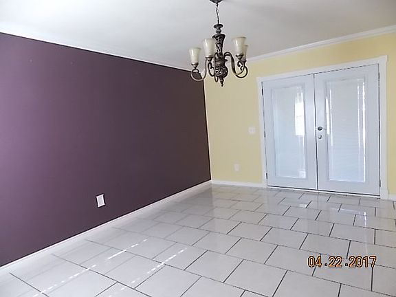 3rd image of 404 Brookover Cir