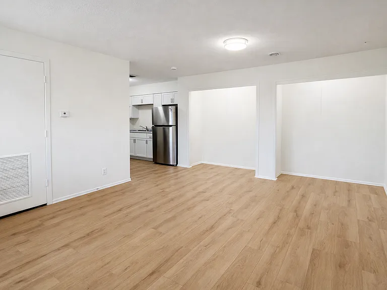 Titan Pointe Apartments — Photo 12