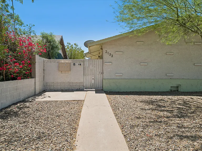 2133 W Adams St #3 — Photo 44