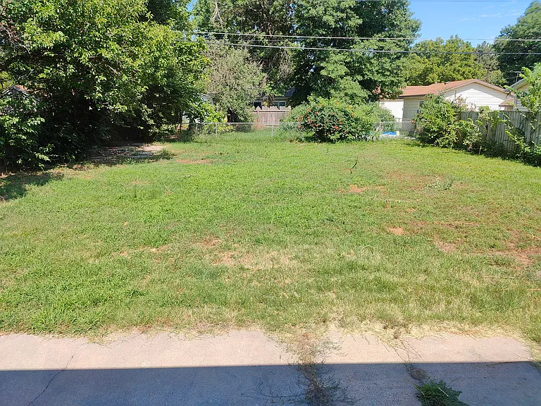 1950 N Kessler St — Photo 12