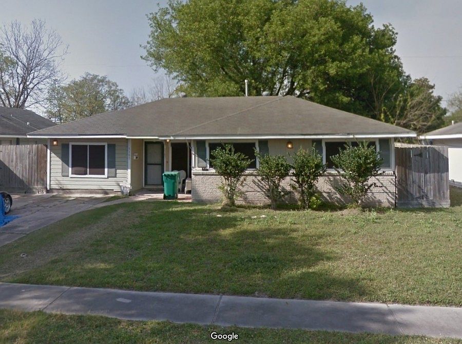 1st image of 3303 Thornwood Dr