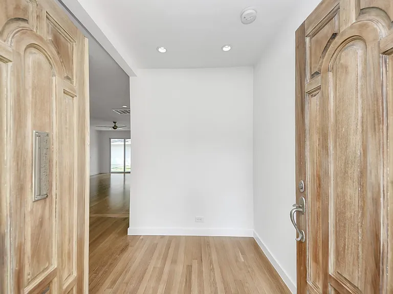 7610 Highmeadow Dr — Photo 29