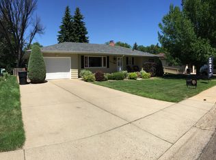 940 5th St West, Dickinson, ND 58601