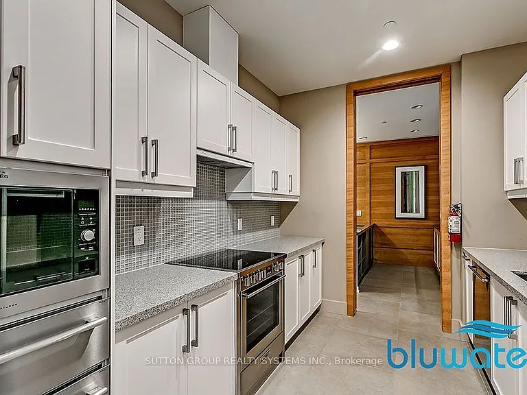 3500 Lakeshore Rd W #B814 — Photo 34