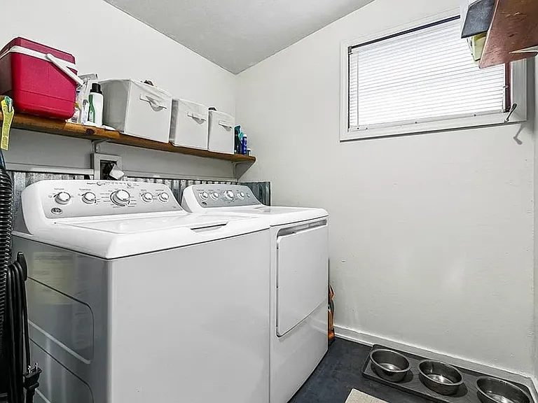 6208 Cummins St — Photo 1