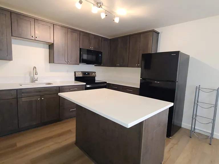 1787 Pine St #1 — Photo 3