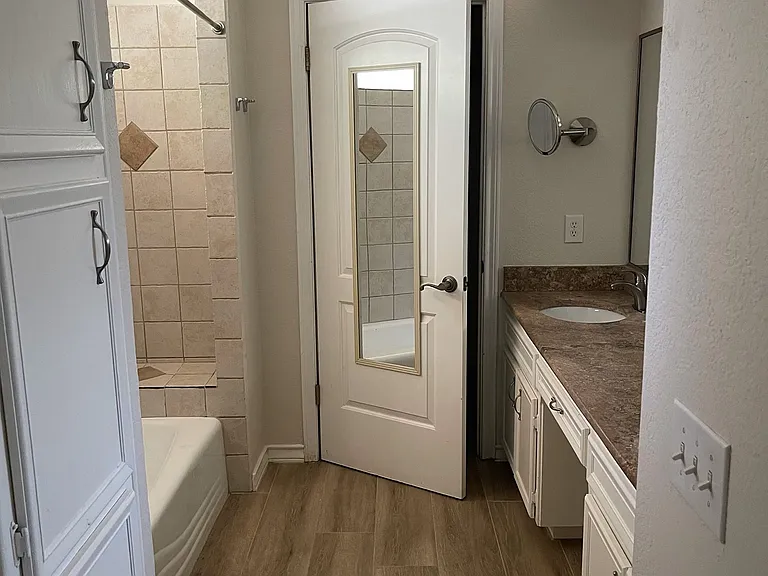 1017 Beecave Woods Dr — Photo 6