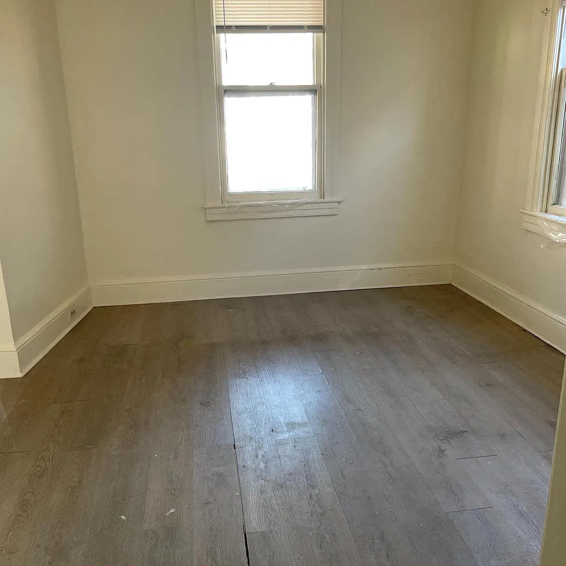 3 bed, 1.0 bath, 2640 sqft, $1,700 — Photo 4