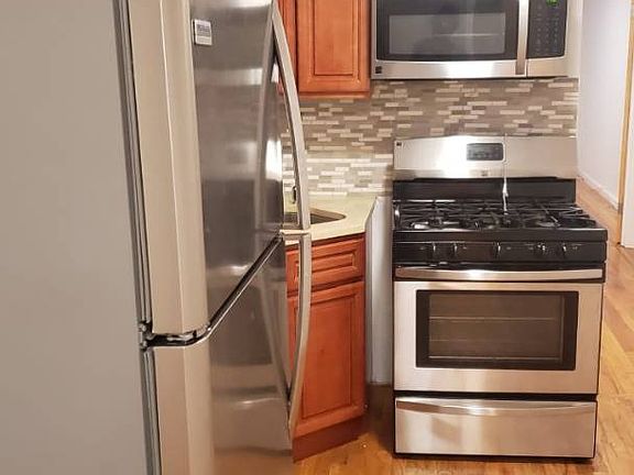 2nd image of 1337 E 84th St Floor 1