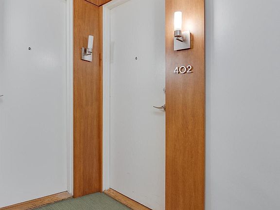 3rd image of 2010 Kalorama Rd NW APT 402