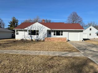 220 W Maple St, Hubbard, IA 50122