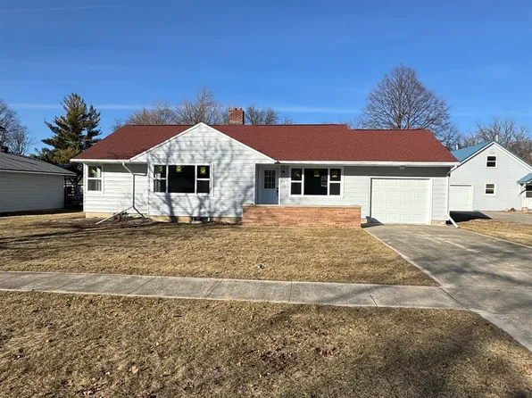 220 W Maple St, Hubbard, IA 50122