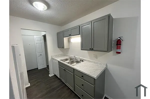 739 Washington St APT 120 photo 1