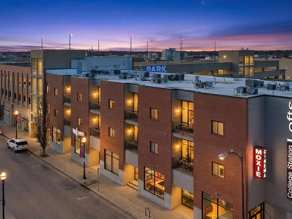 305 S Campbell Ave #204
