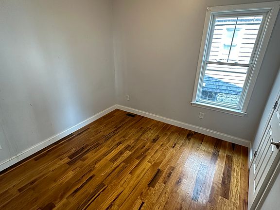3rd image of 1684 N Shore Rd #1