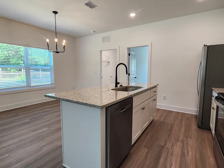 1818 E Greenbriar Rd — Photo 5