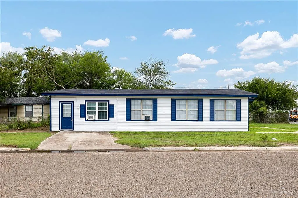 3 bed, 1.0 bath, 1248 sqft, $950 — Photo 3