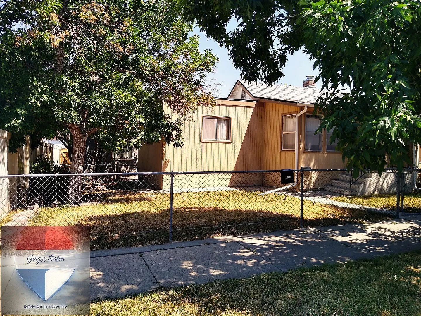2 Bedroom Central Home For Rent — Photo 1