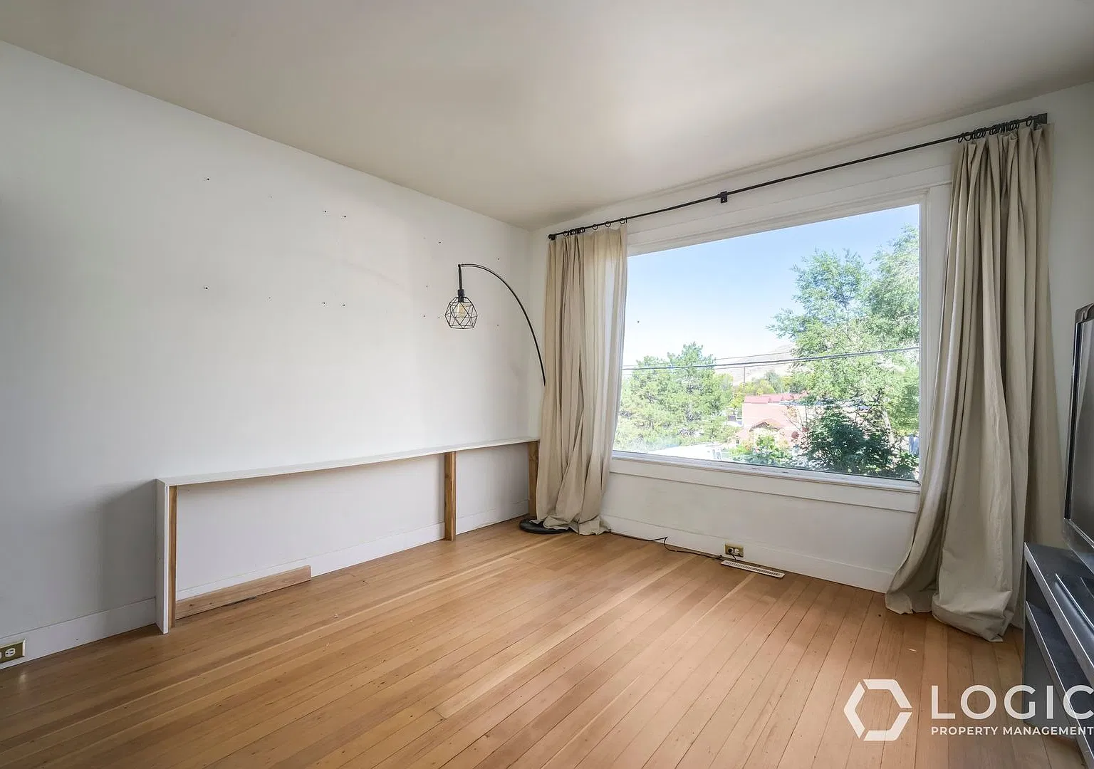 169 W 400 N — Photo 4