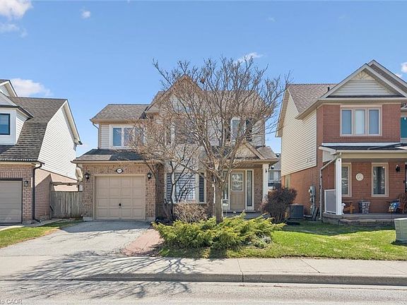 3rd image of 5147 Ravine Cres