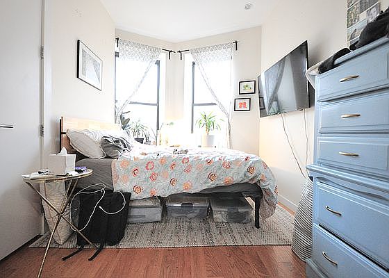 4th image of 662 Park Pl APT 2F
