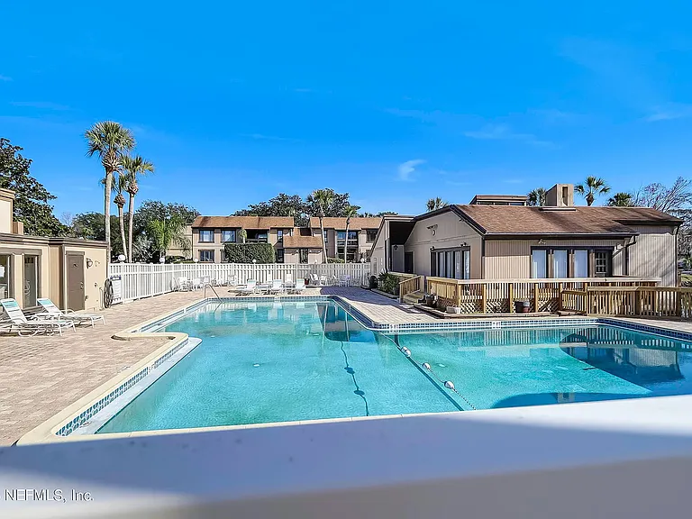 7651 Las Palmas Way — Photo 13