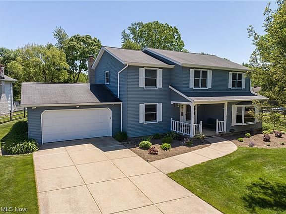 3rd image of 32867 N Roundhead Dr