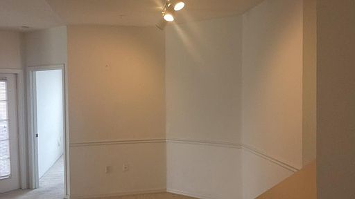 4th image of 5530 Metrowest Blvd Unit 211
