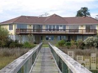 127 Soundview Dr, Hampstead, NC 28443
