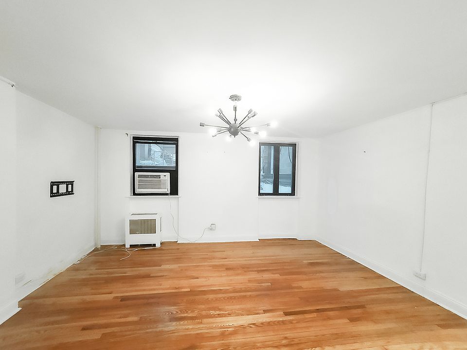 1st image of 2 E 30th St