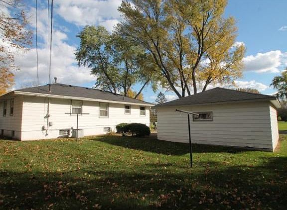 3rd image of 6101 Lee Ave N