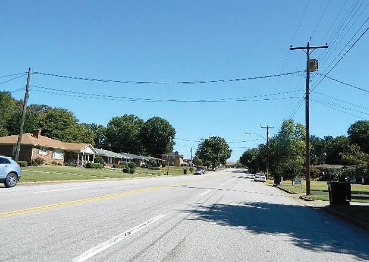 2nd image of 233 Northmont Blvd
