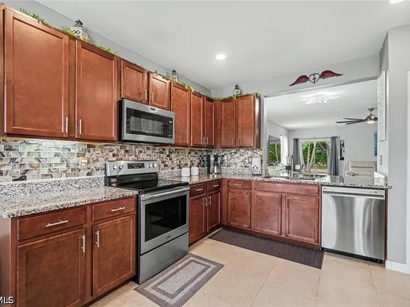 2132 Pigeon Plum Way, North Fort Myers, FL 33917