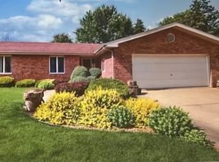 165 W 6th St, Manteno, IL 60950