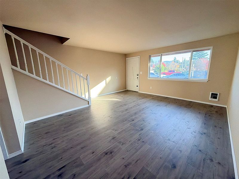 5th image of 1529 E Division Street #13