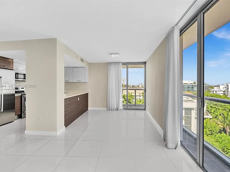 9901 E Bay Harbor Dr #803 — Photo 1