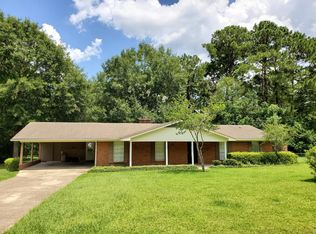 110 Briarwood Dr, Hattiesburg, MS 39402