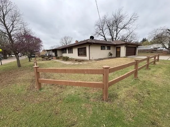 1324 N C St, Wellington, KS 67152