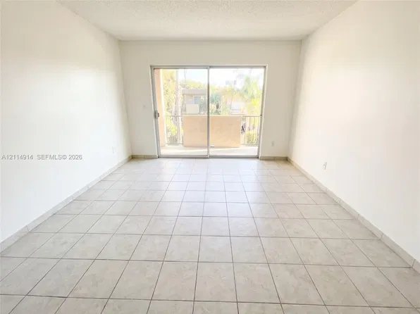 2800 NW 56th Ave APT E103, Lauderhill, FL 33313