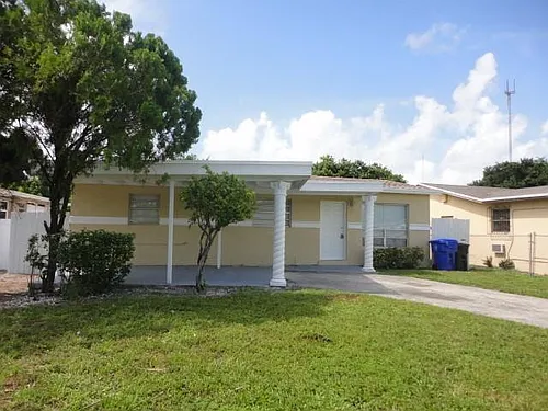 4420 SW 21st St Photo 1