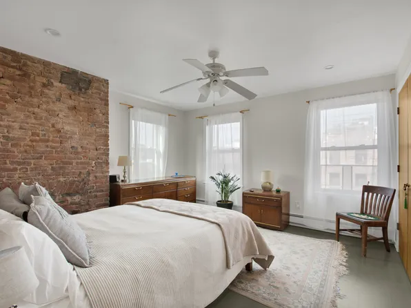 361 Van Brunt Street image 22 of 23