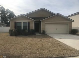 222 Waters Edge Dr, Kingsland, GA 31548