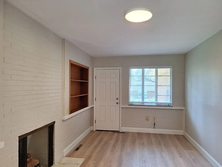 6826 Dorchester Dr — Photo 35