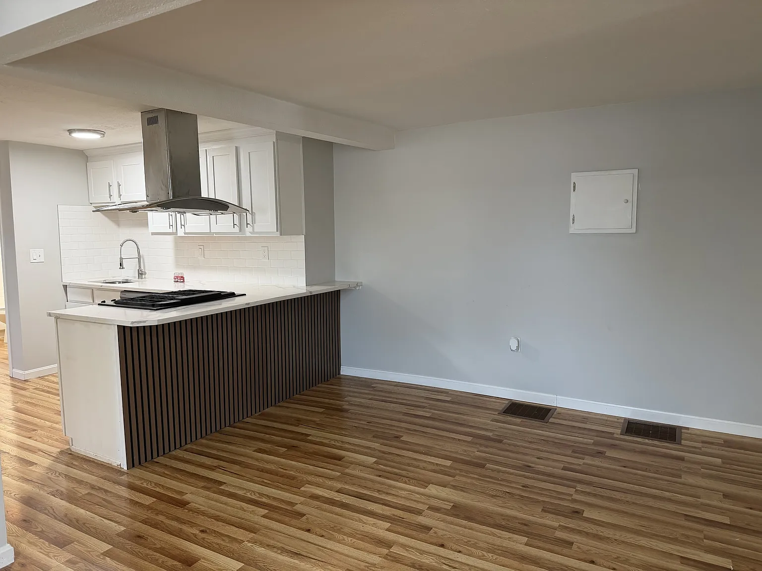 210 6th Street - 1 — Photo 3