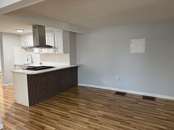 2nd image of 210 6th St APT 1