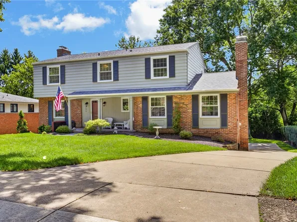 296 Park Entrance Dr, Pittsburgh, PA 15228