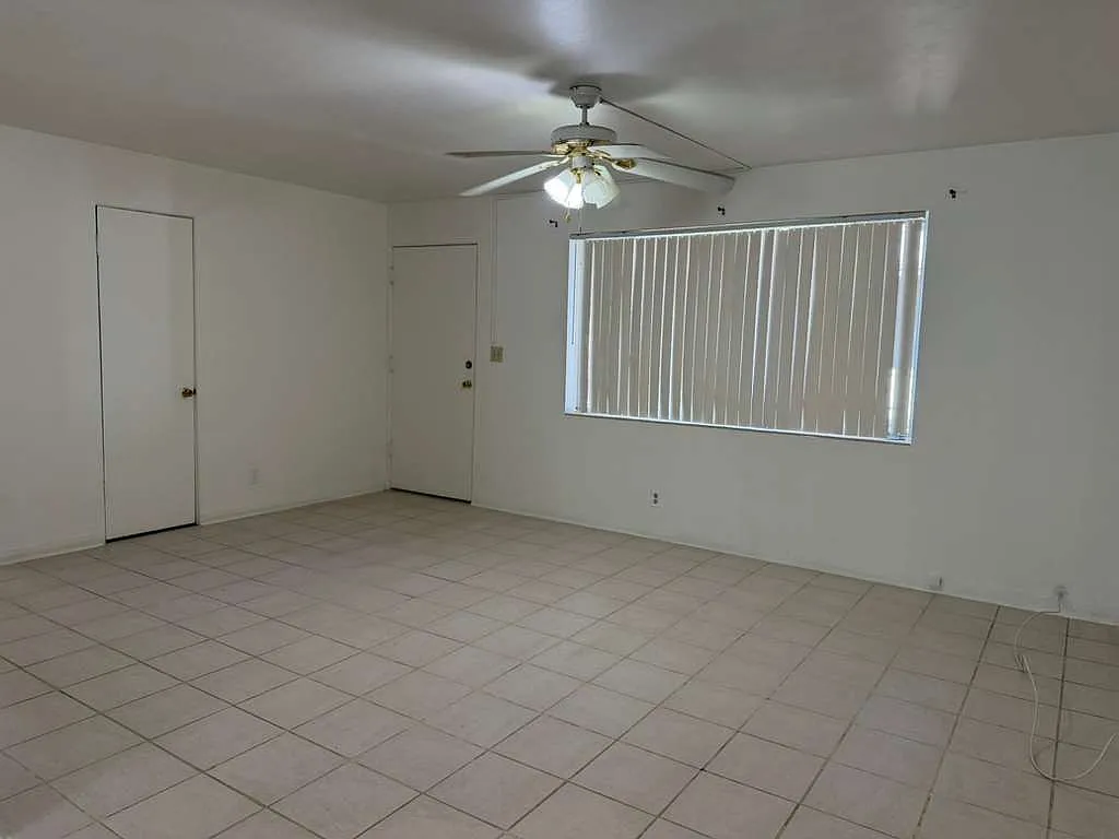 2 bed, 990 sqft, $1,150 — Photo 4